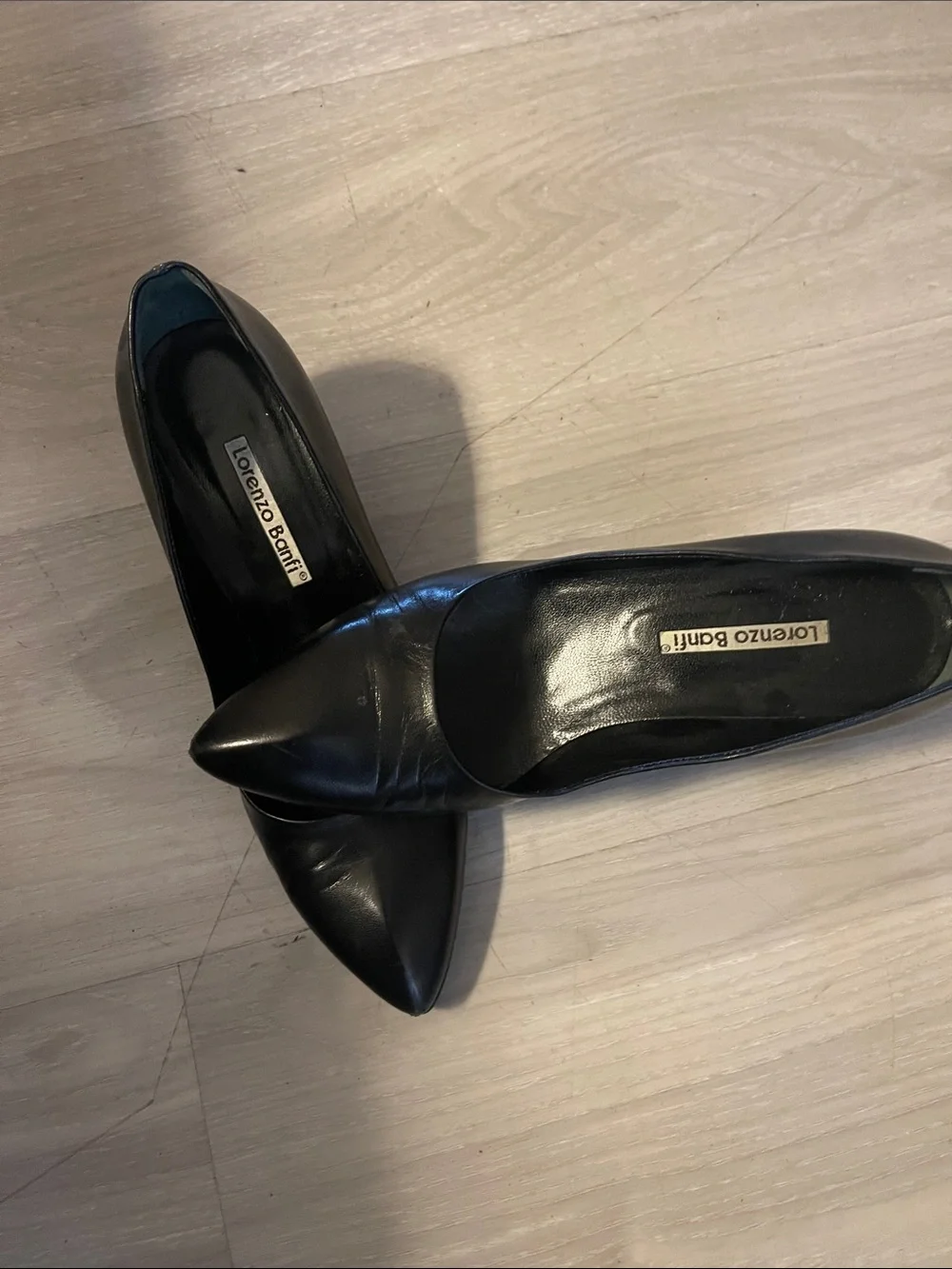 lorenzo sleek black